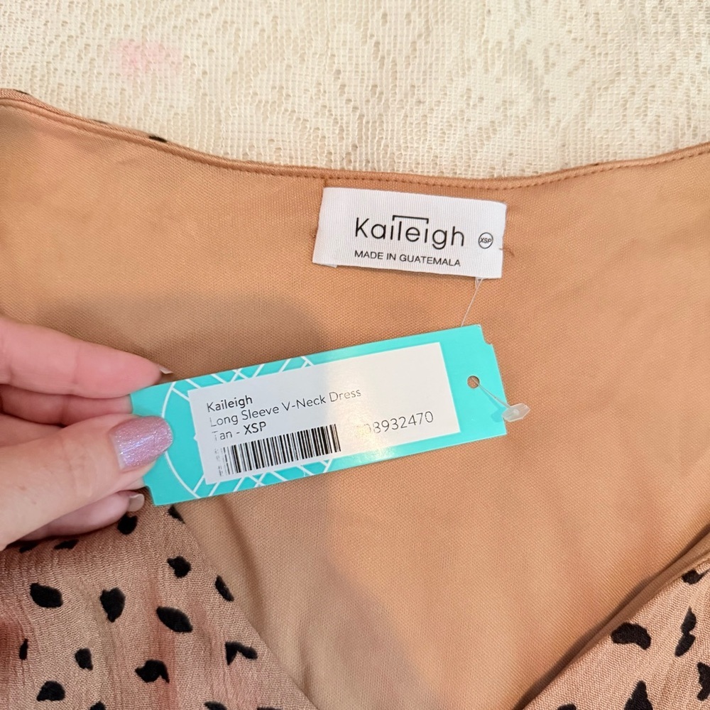 NWT Kaileigh stitch fix v-neck long sleeve tan maxi dress - Picture 2 of 9